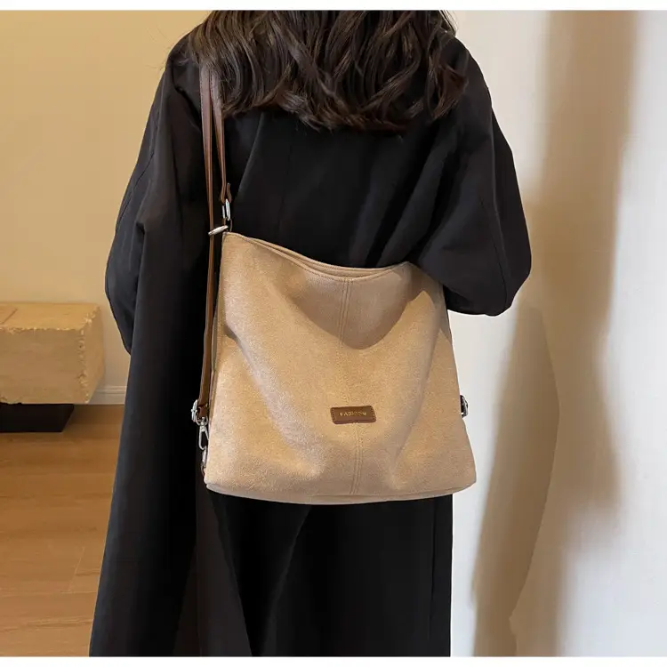 Black Retro Commuter Tote Bag Women 2024 — feature 15