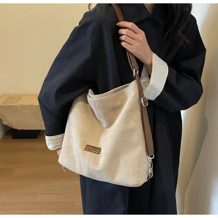 Black Retro Commuter Tote Bag Women 2024 — feature 16