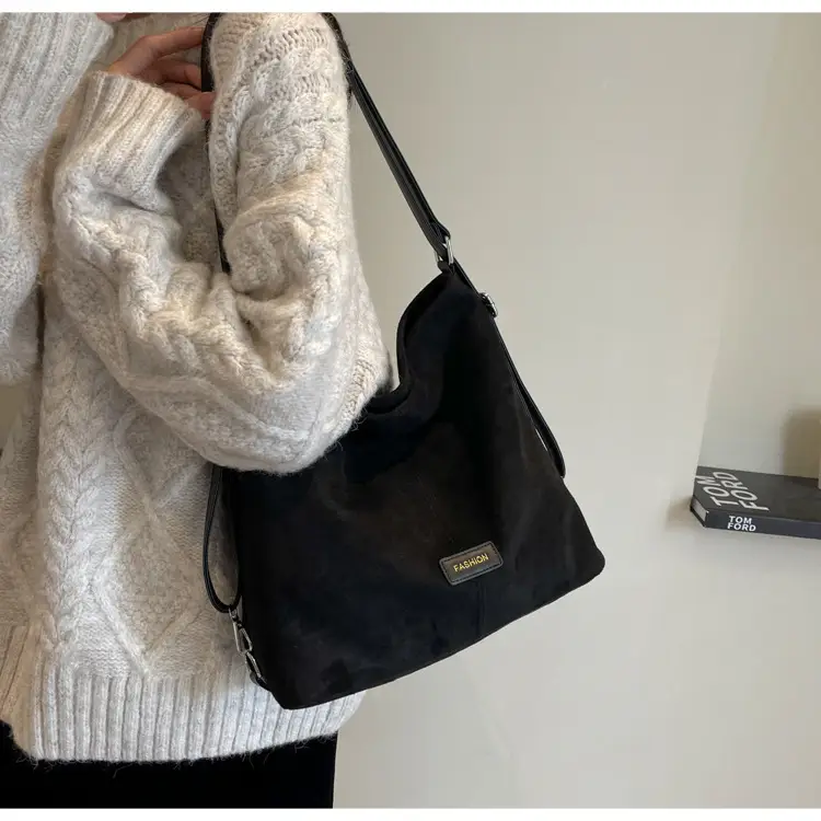 Black Retro Commuter Tote Bag Women 2024 — feature 21