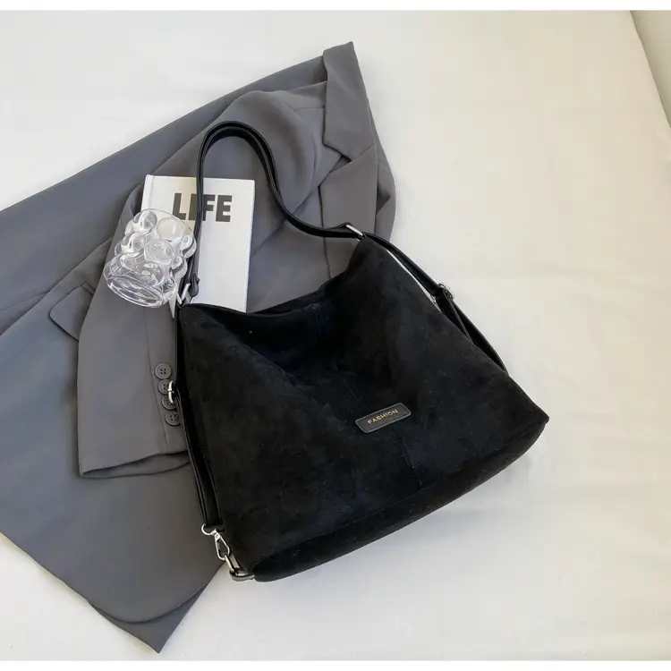 Black Retro Commuter Tote Bag Women 2024 — feature 26