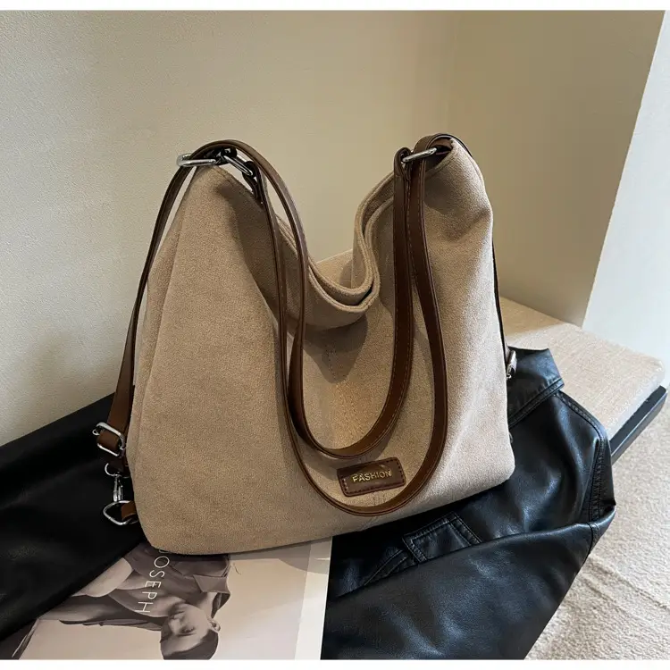 Black Retro Commuter Tote Bag Women 2024 — feature 32
