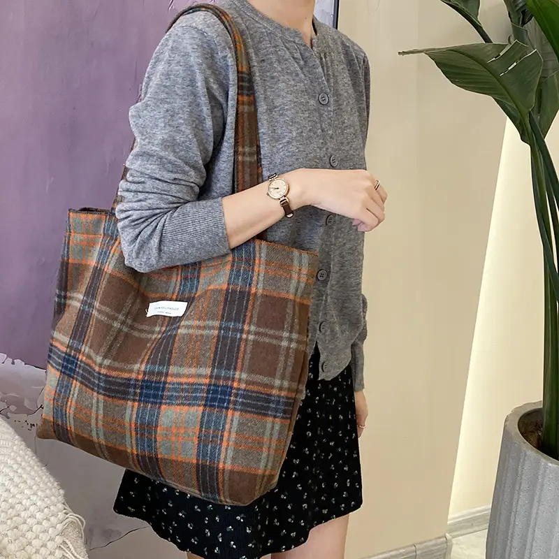Retro Wool Plaid Shoulder Bag Women's Autumn Winter - Image 4
