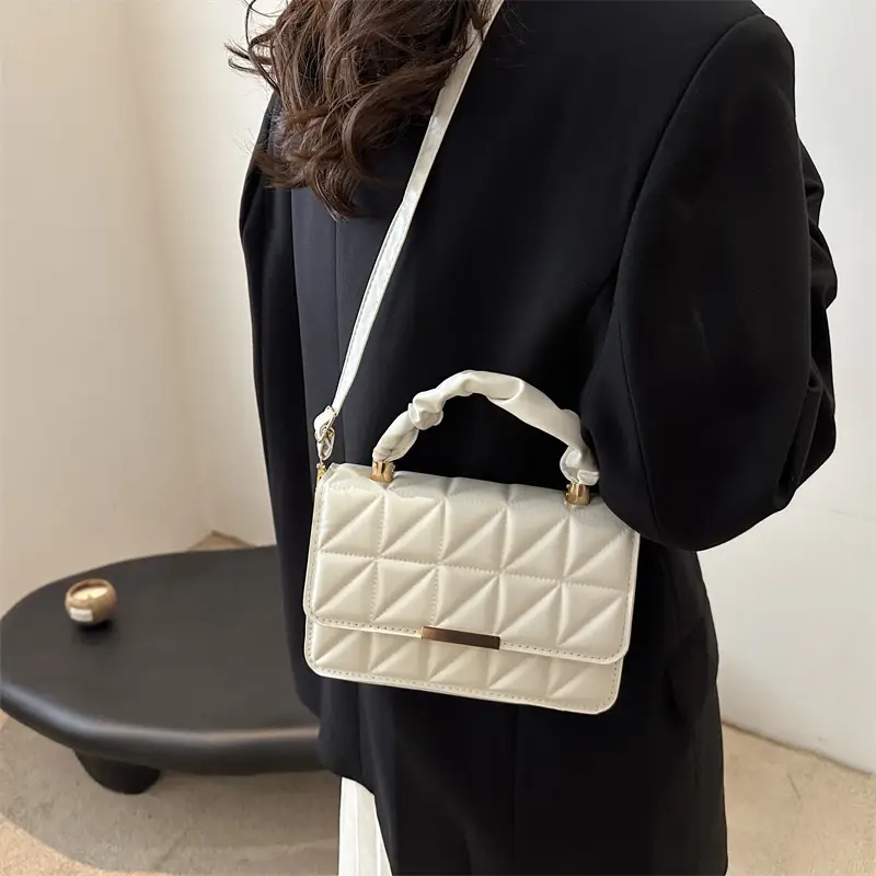 Women Rhombic Quilted Handbag White Black Shoulder Crossbody