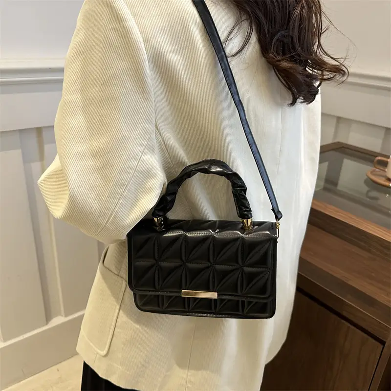 Women Rhombic Quilted Handbag White Black Shoulder Crossbody