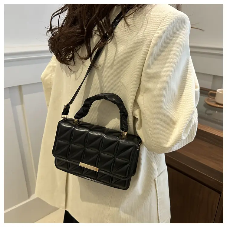 Women Rhombic Quilted Handbag White Black Shoulder Crossbody — feature 10