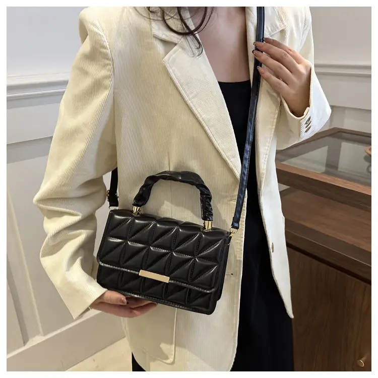 Women Rhombic Quilted Handbag White Black Shoulder Crossbody — feature 11