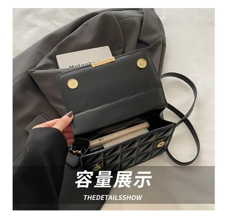 Women Rhombic Quilted Handbag White Black Shoulder Crossbody — feature 8