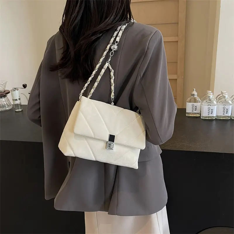 Women's Cream Chain Shoulder Bag Autumn Winter - Image 2