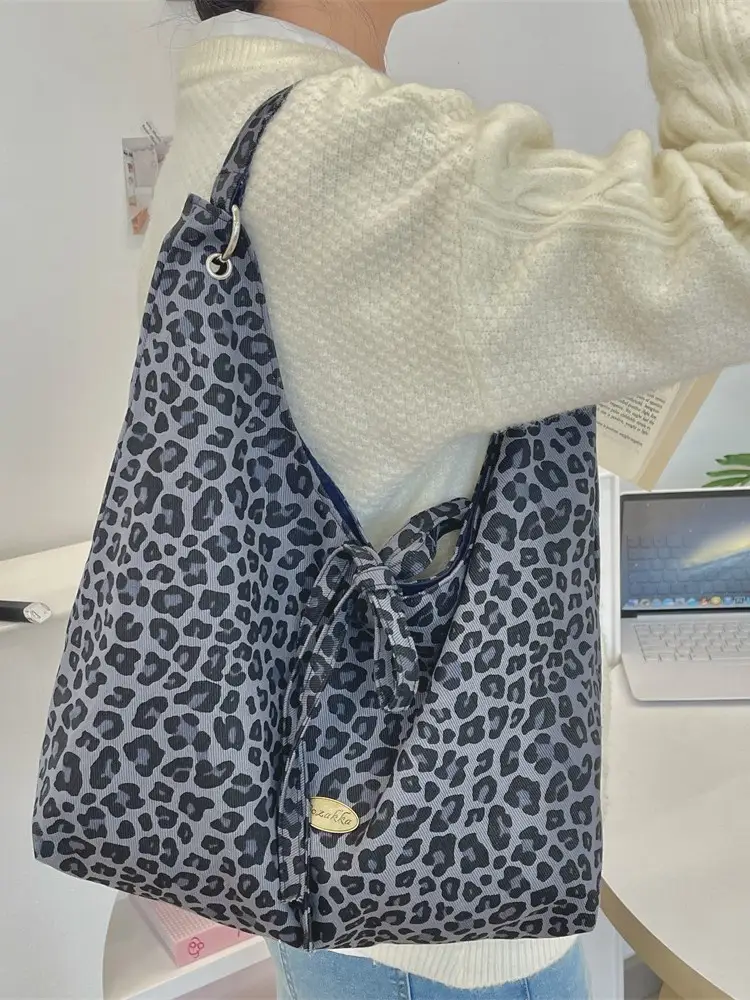Leopard Print Large Capacity Women's Canvas Tote Bag