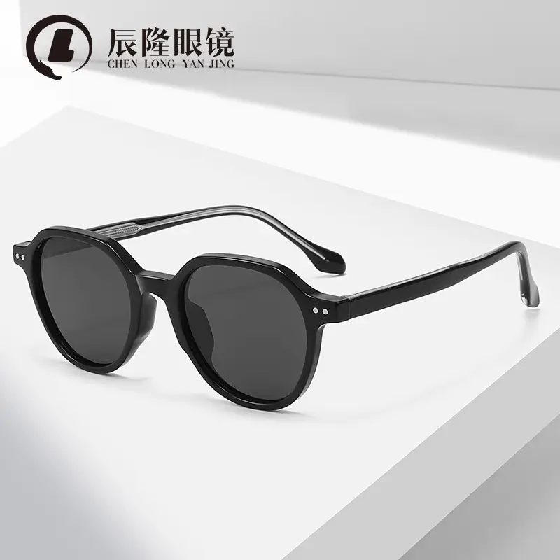 Vintage Polarized Sunglasses Men Anti-UV Clear Frame - Image 7