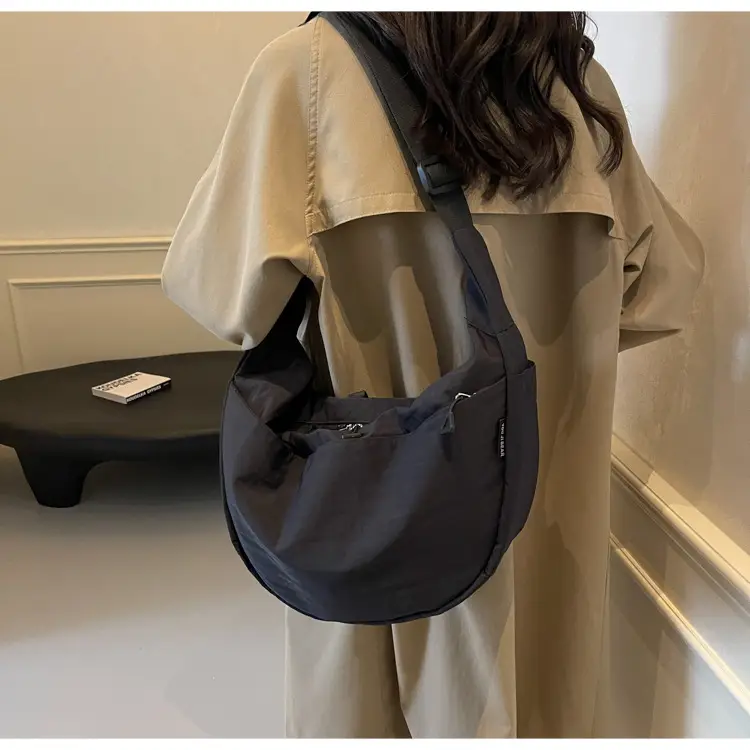 Women's Casual Crossbody Bag Large Capacity Nylon Cloth 2024 — feature 14