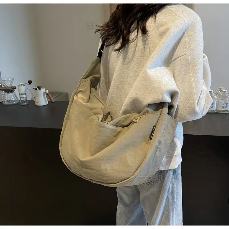 Women's Casual Crossbody Bag Large Capacity Nylon Cloth 2024 — feature 15