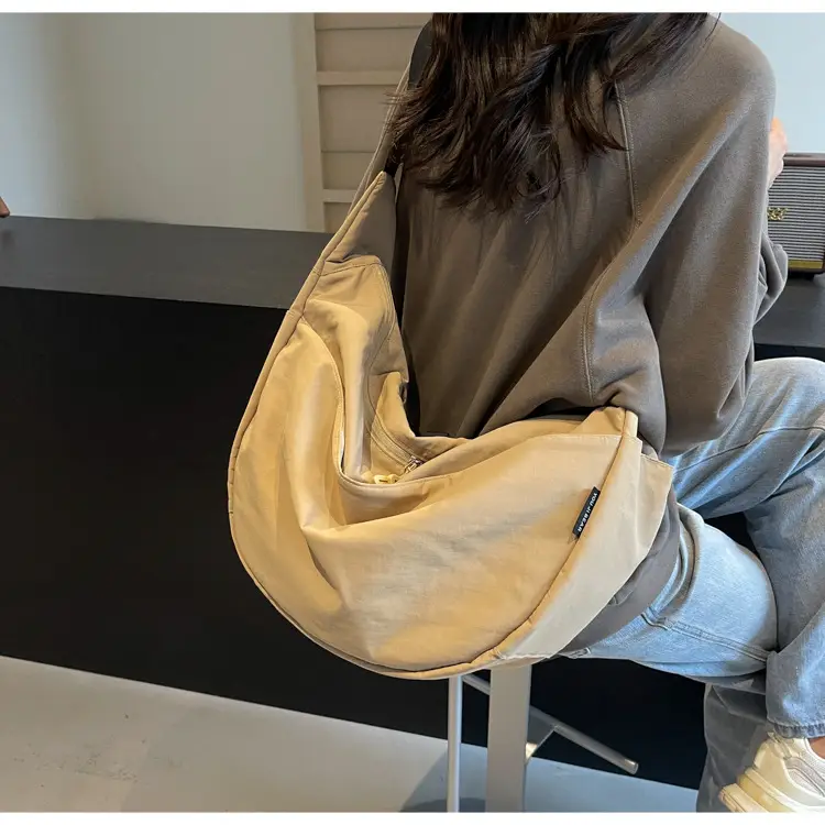 Women's Casual Crossbody Bag Large Capacity Nylon Cloth 2024 — feature 20