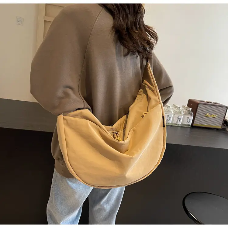 Women's Casual Crossbody Bag Large Capacity Nylon Cloth 2024 — feature 21