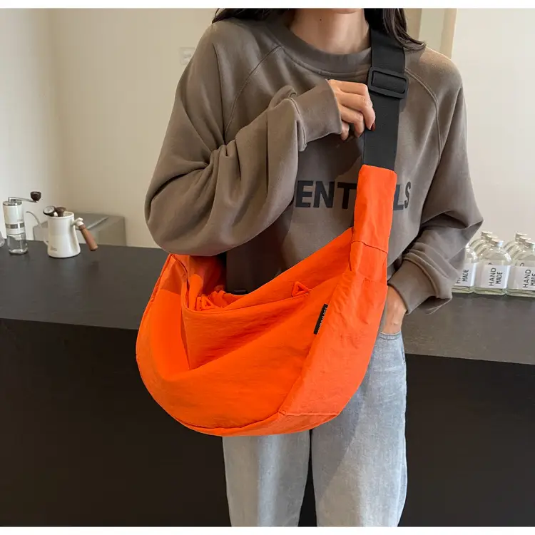 Women's Casual Crossbody Bag Large Capacity Nylon Cloth 2024 — feature 23