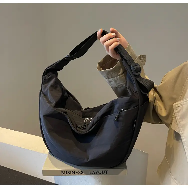 Women's Casual Crossbody Bag Large Capacity Nylon Cloth 2024 — feature 32
