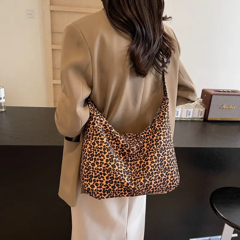 Leopard Print Velvet Shoulder Bag Large Capacity - Image 3
