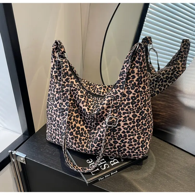 Leopard Print Velvet Shoulder Bag Large Capacity — feature 11