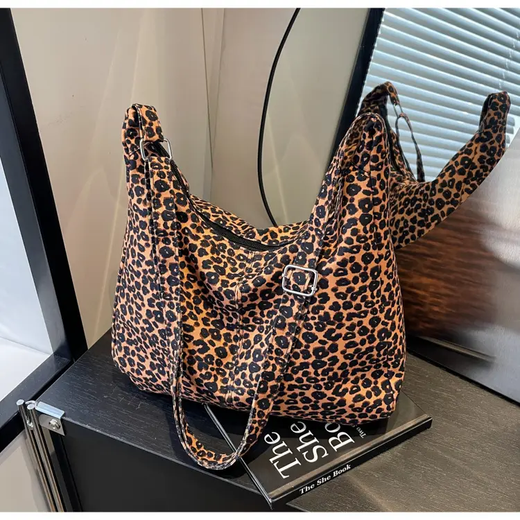 Leopard Print Velvet Shoulder Bag Large Capacity — feature 12