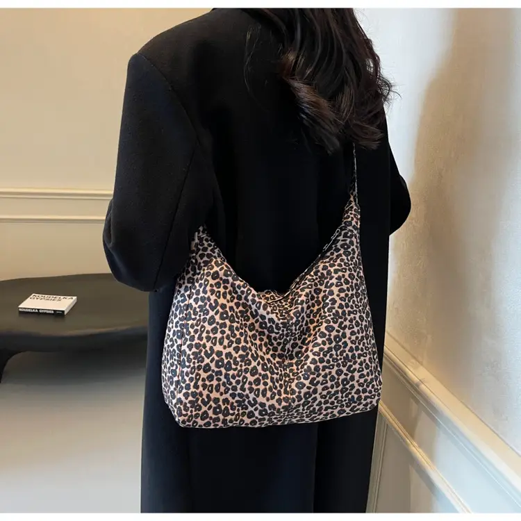 Leopard Print Velvet Shoulder Bag Large Capacity — feature 15