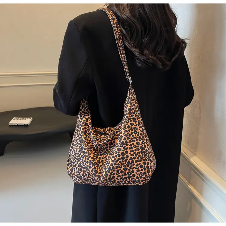 Leopard Print Velvet Shoulder Bag Large Capacity — feature 17
