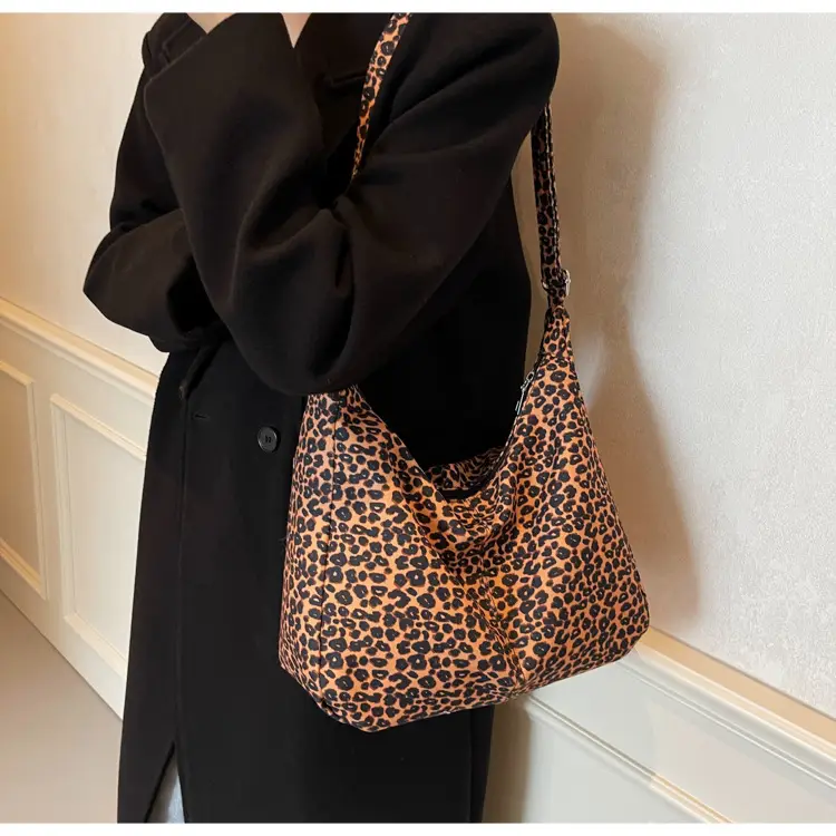 Leopard Print Velvet Shoulder Bag Large Capacity — feature 18