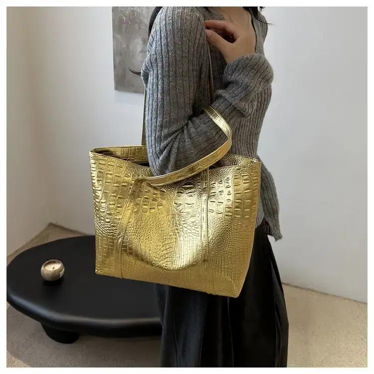 2024 Fashion Large Crocodile Tote Bag Patent Leather Women — feature 12