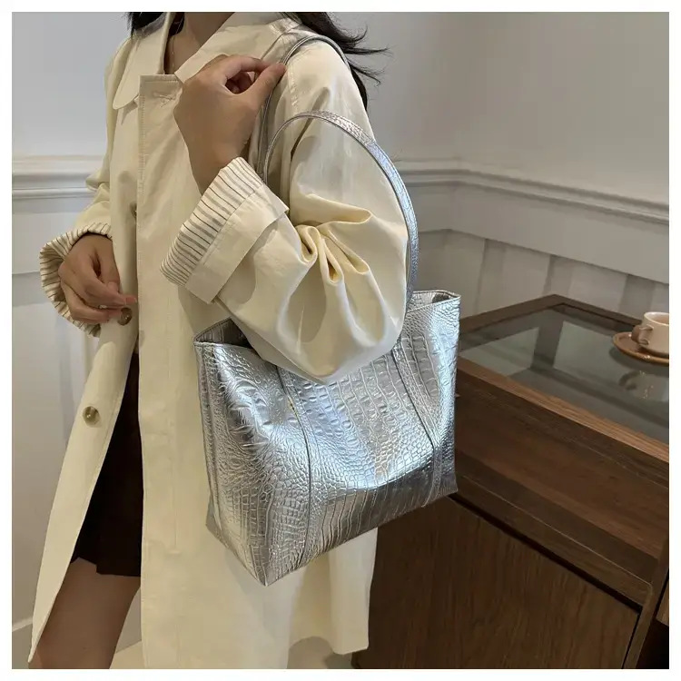 2024 Fashion Large Crocodile Tote Bag Patent Leather Women — feature 14