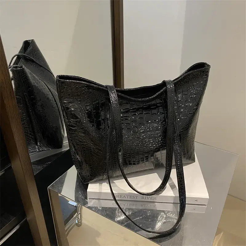 2024 Fashion Large Crocodile Tote Bag Patent Leather Women - Image 2