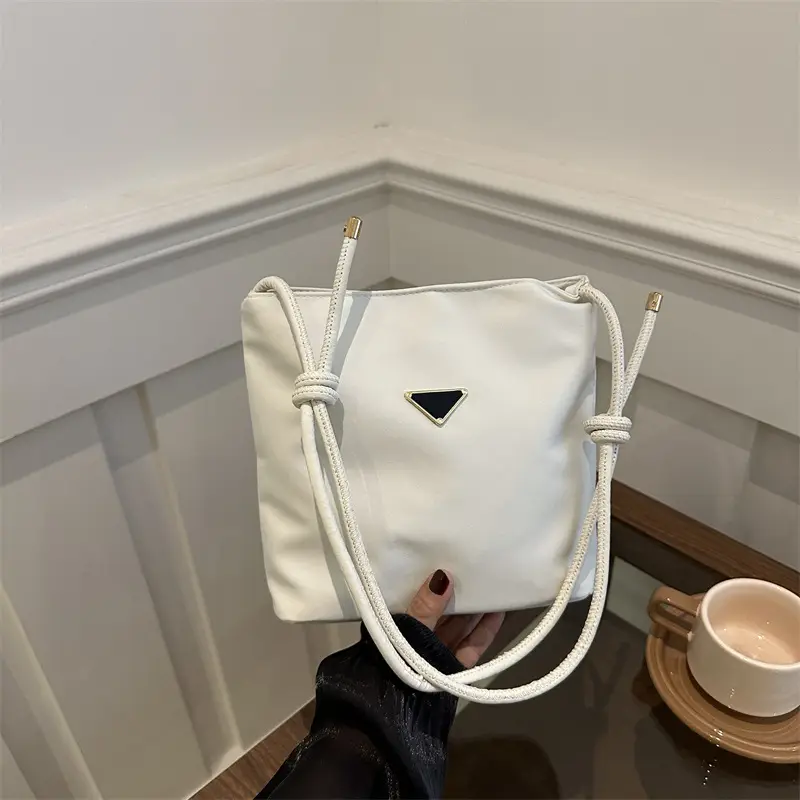 White Korean Style Shoulder Bag for Women - Image 6