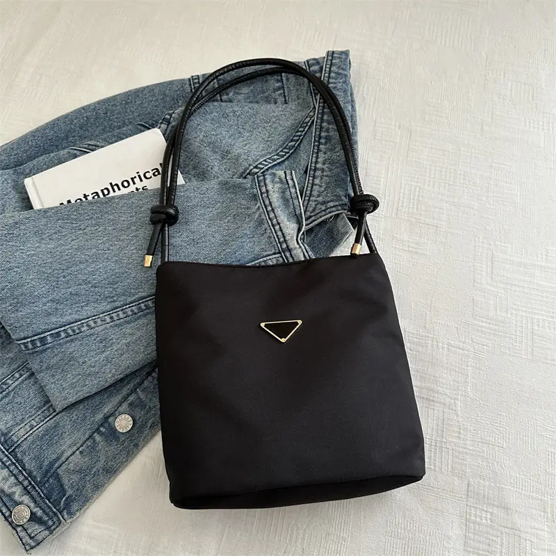 White Korean Style Shoulder Bag for Women - Image 3