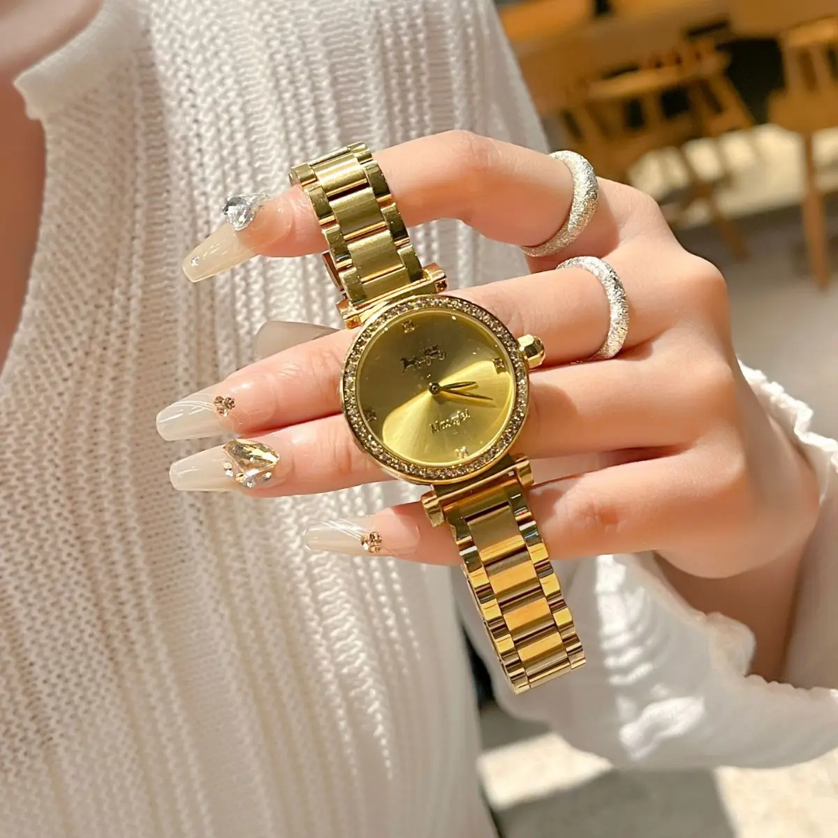 Kou's Gold Watch Classic Design for Women - Image 5