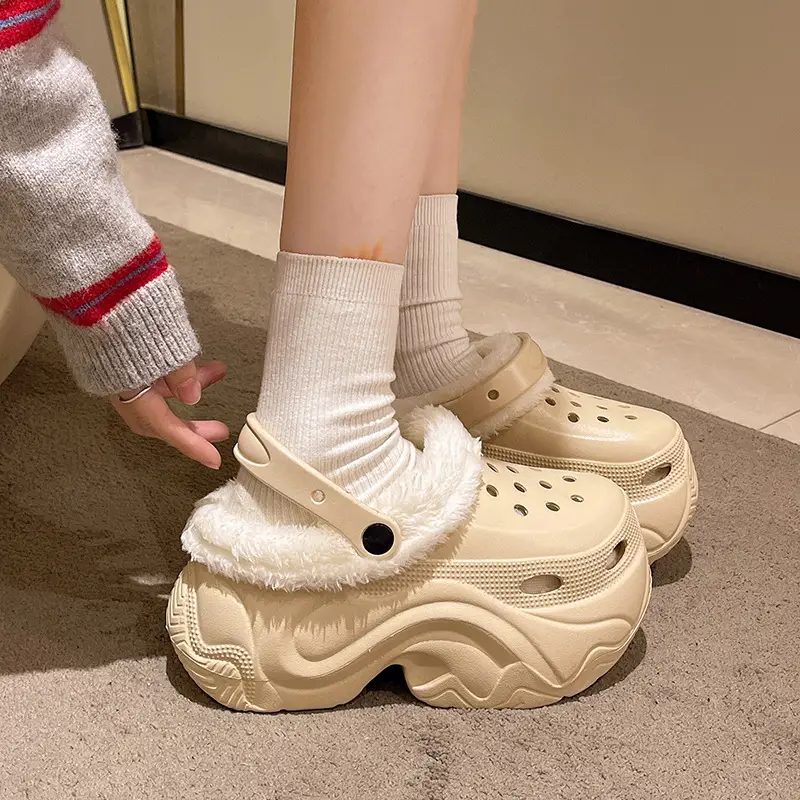 Winter Super Thick fleece-lined Thick-soled Women's High Heel Cotton Hole Shoes Cartoon Indoor and Outdoor Two-wear Slip-on Cotton Slippers