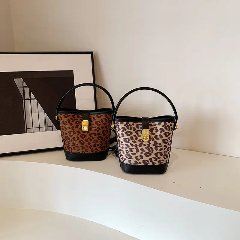 Vintage Leopard Print Crossbody Bag for Women - Image 6