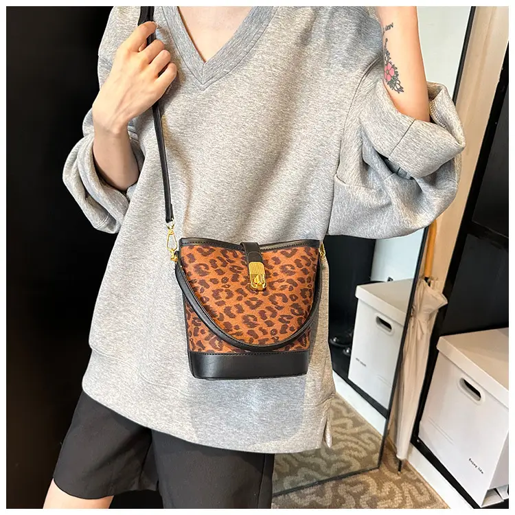 Vintage Leopard Print Crossbody Bag for Women — feature 14