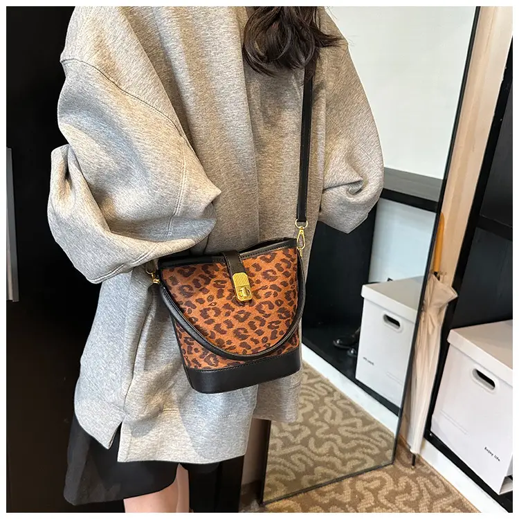 Vintage Leopard Print Crossbody Bag for Women — feature 15