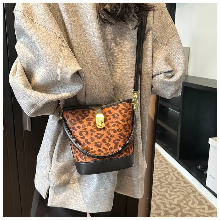 Vintage Leopard Print Crossbody Bag for Women — feature 16