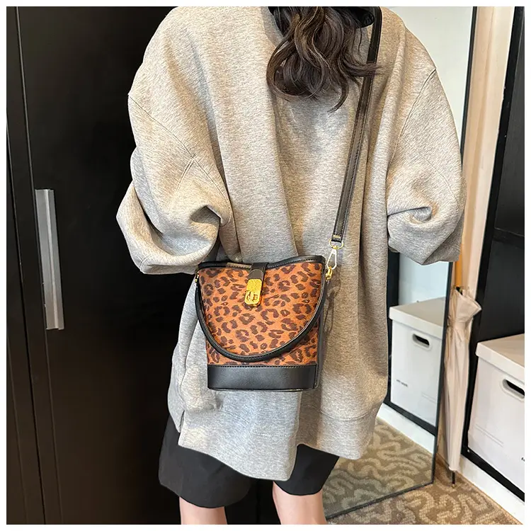 Vintage Leopard Print Crossbody Bag for Women — feature 18