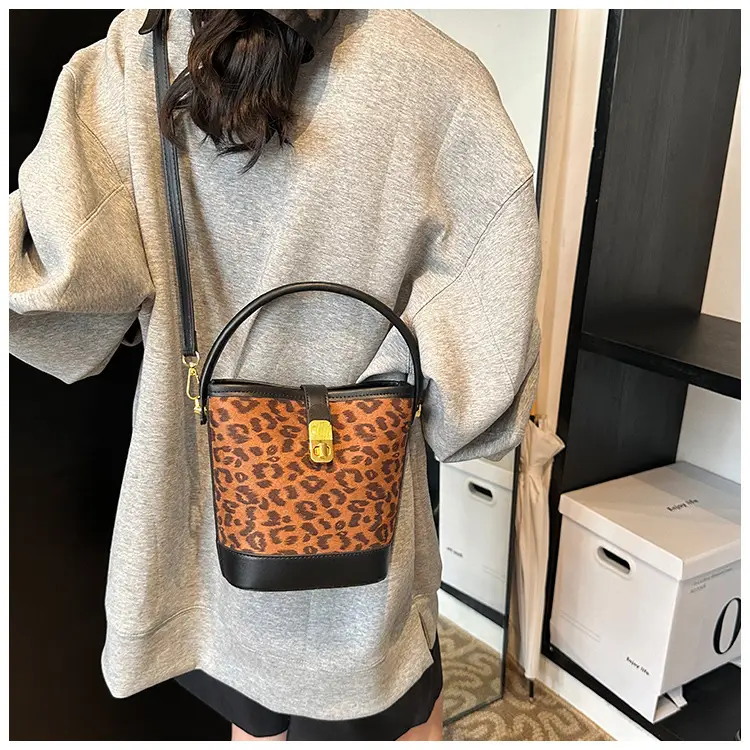 Vintage Leopard Print Crossbody Bag for Women — feature 21