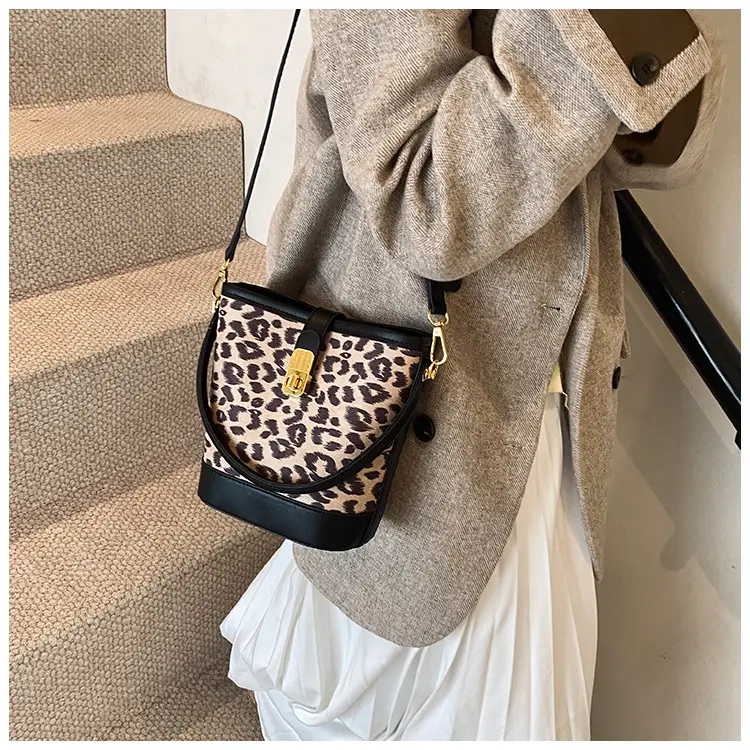 Vintage Leopard Print Crossbody Bag for Women — feature 23