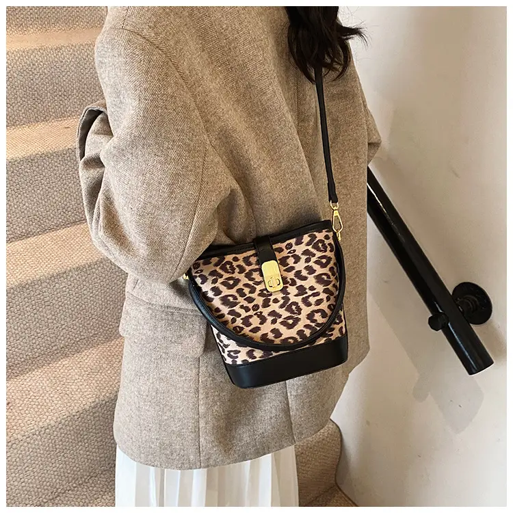 Vintage Leopard Print Crossbody Bag for Women — feature 27