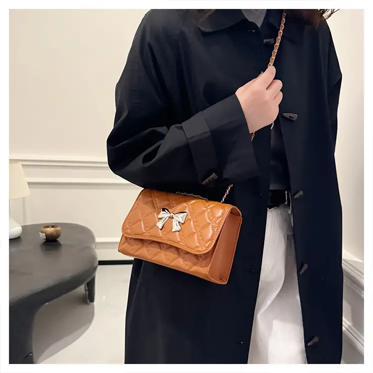 Women's Rhombic Chain Shoulder Bag Tan 2024 — feature 12