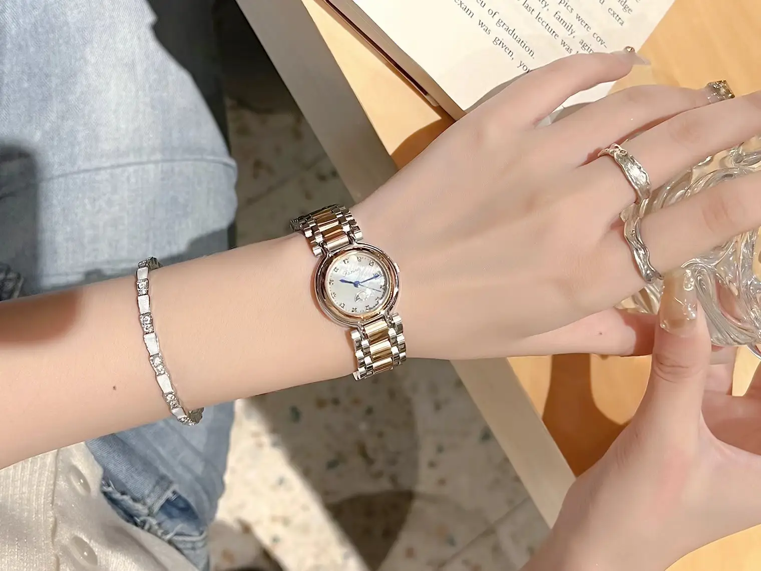 Ladies Watch Gold Plated Heart Movement Stainless Steel Band — feature 4
