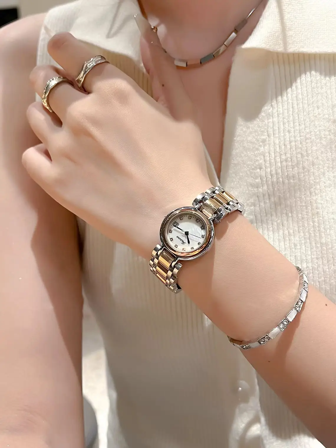 Ladies Watch Gold Plated Heart Movement Stainless Steel Band — feature 7