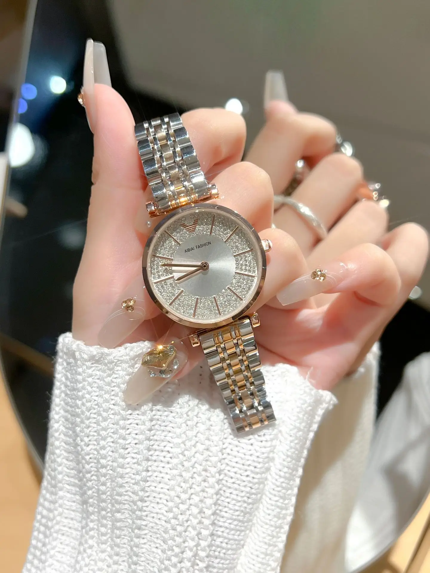 Women's Light Luxury Quartz Watch Waterproof Silver Crystal Band — feature 3