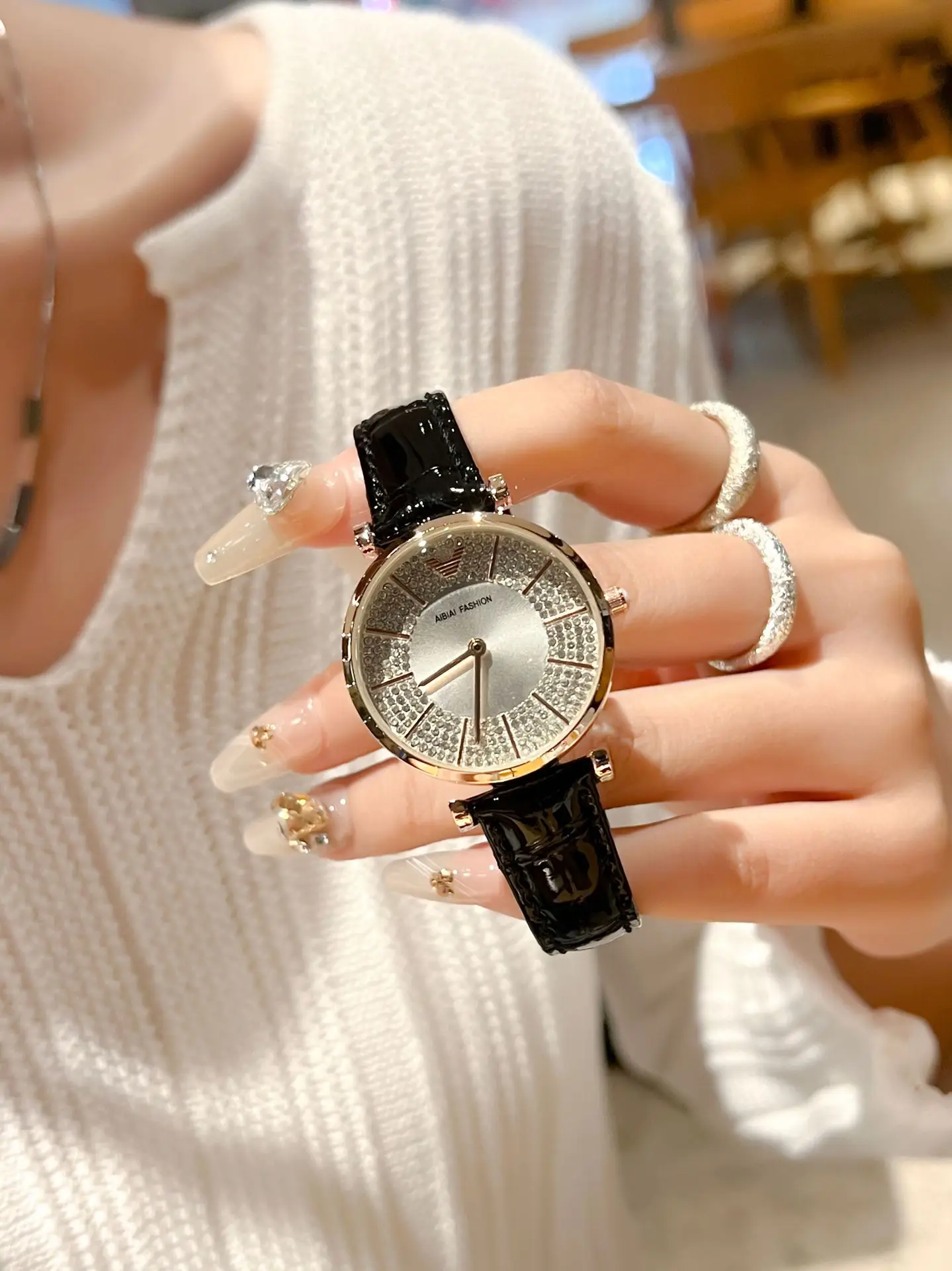 Women's Light Luxury Quartz Watch Waterproof Silver Crystal Band — feature 5
