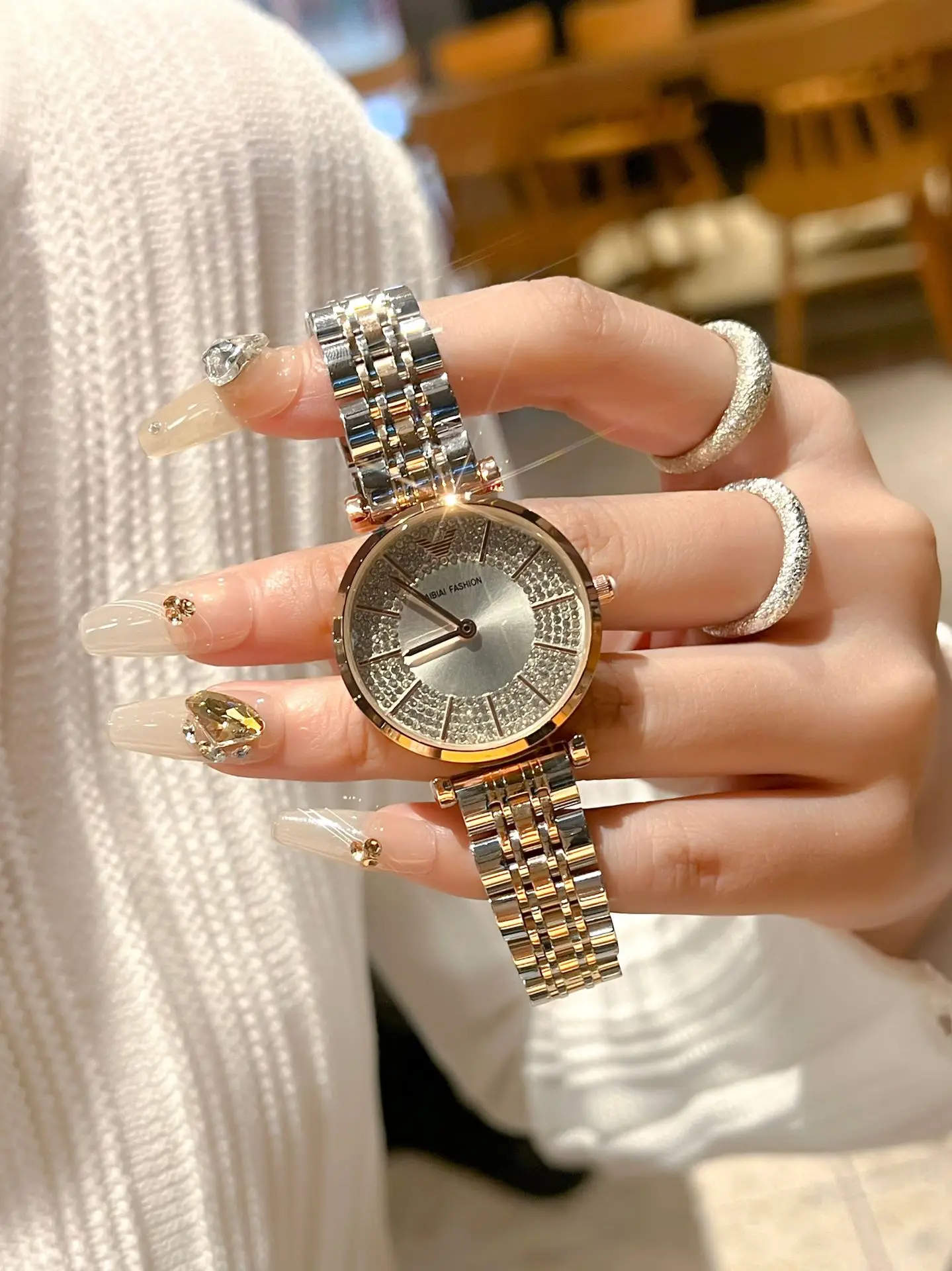 Women's Light Luxury Quartz Watch Waterproof Silver Crystal Band — feature 6