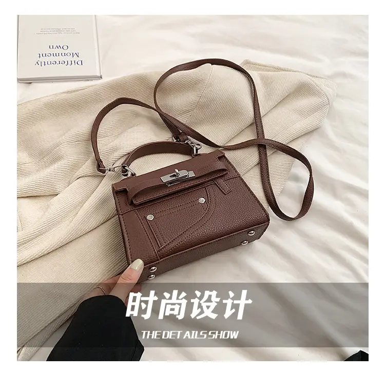 White Kelly Shoulder Bag with Litchi Clasp — feature 5