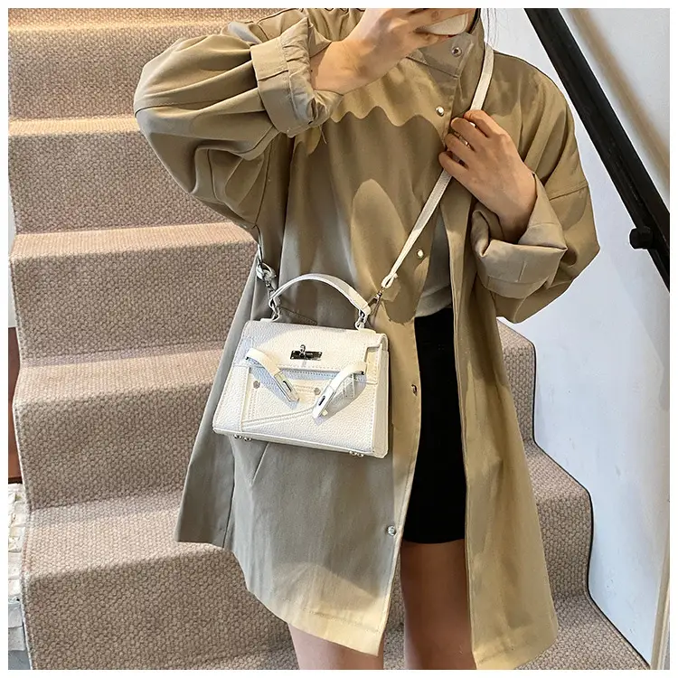 White Kelly Shoulder Bag with Litchi Clasp — feature 8