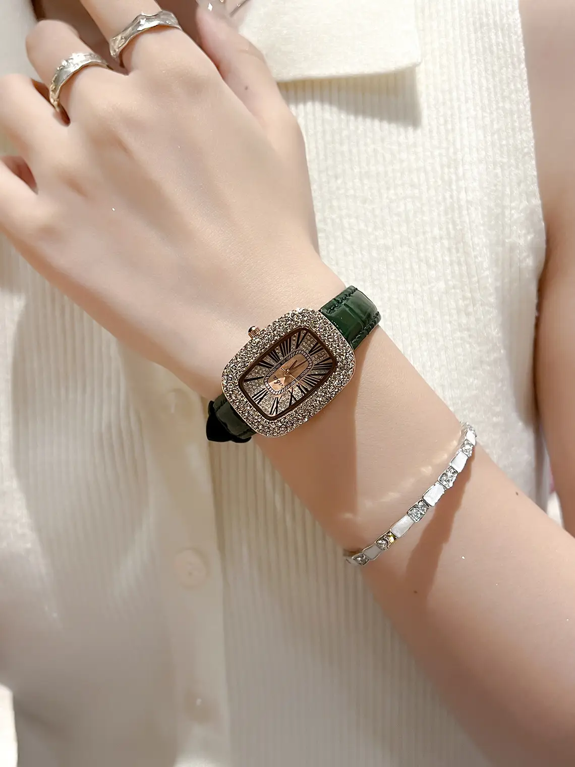 Oval Goddess Watch with Full Diamond Bezel for Women — feature 7
